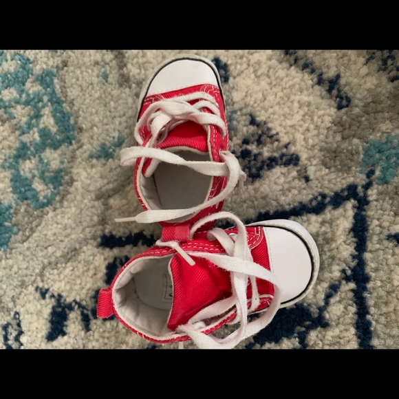 Converse - Picture 2 of 3